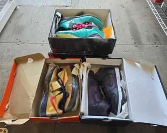 4034  3 Pairs of Nikes 