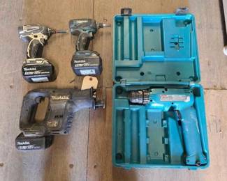 4082  3 Makita Power Drills, 1 Reciprocating Saw, and 3 18V 5.0 Ah Batteries 