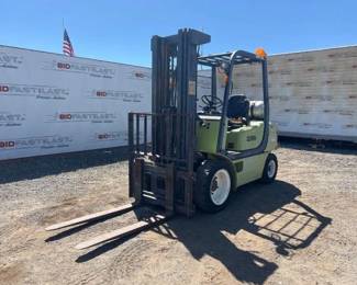 120  Clark CMP30L Forklift 