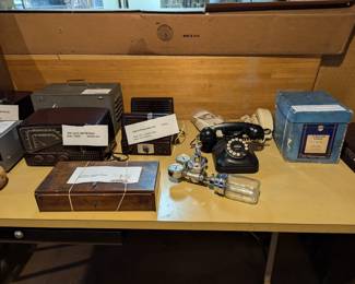 1949 Zenith AM-FM radio model 7H822Z, 1940s Talk-A-Phone Intercom model LM-5, master and substation, bakelite cases, an apothecary / laboratory balance scale with weights in wooden case
