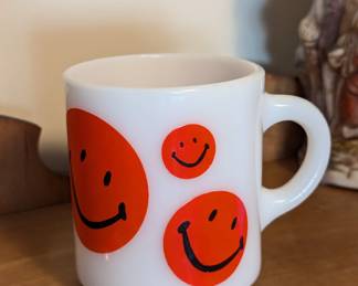 Vintage happy face mug - feeling groovy!