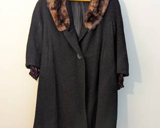 Women's black coat, lined, 3/4 length, boucle texture material, fur collar