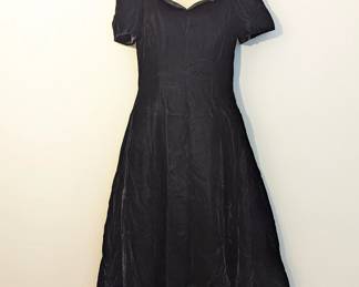 Women's vintage black velvet scalloped neckline off the shoulder cap sleeve party dress