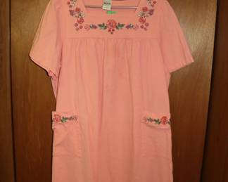 Blair women's peach color embroidered short sleeve smock, size L