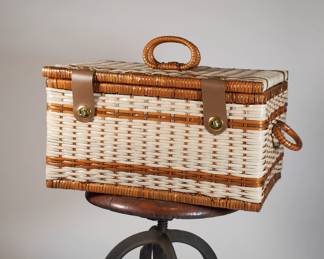 Vintage wicker / rattan picnic basket