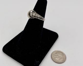 Another view of 14kt white gold and diamonds ring in art moderne design