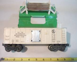 Another view of Lionel Trains Automatic Refrigerated Milk Car with platform No. 3472 post-War 1949-53, original box in slightly damaged condition