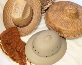 Woven straw hats, pith helmet 
