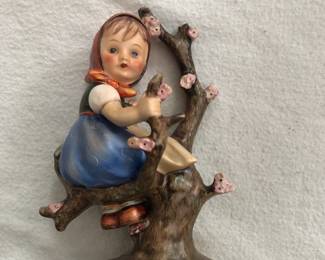 Hummel Apple Tree Girl, #141/1