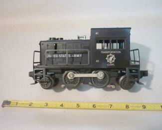 Lionel Trains Switcher (U.S. Army) Locomotive no. 41, Post-War 1955-57 excellent condition, window struts intact with instruction sheet, no box