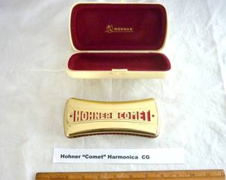 Hohner “Comet” Harmonica CG, made in Germany, w/ white plastic case, excellent condition