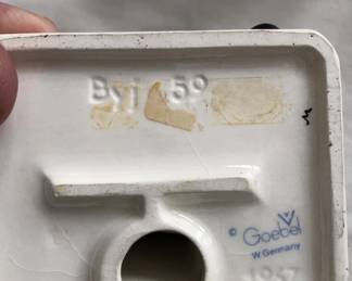 Base of vintage Goebel Hummel Charlot BYJ 59 - Little Prayers are Best