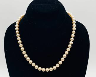 Jostens Faux Pearl necklace with sterling silver clasp (part of a set with matching bracelet)