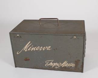 Another view of WWII era Minerva Tropic Master radio