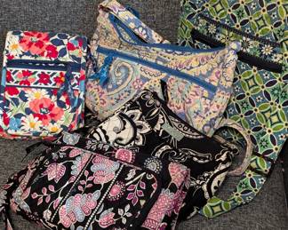 Assortment of padded fabric carrying bags/handbags