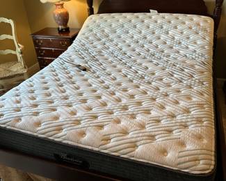 Electric Platform Lift and Beauty Rest
Mattress