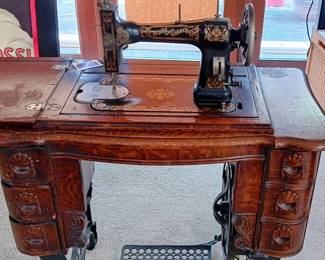Vintage White rotary sewing machine with cabinet- Needs a new belt. Colors remain vibrant! Absolutely lovely condition