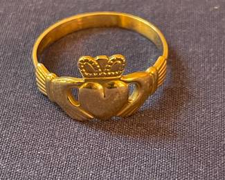 10K Claddagh ring