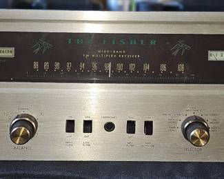 Fisher 500C tube reciever. Comes with a wood case. Also comes with a receipt from my tech. Everything works perfectly. All specs meet or exceed manufacturers printed numbers.