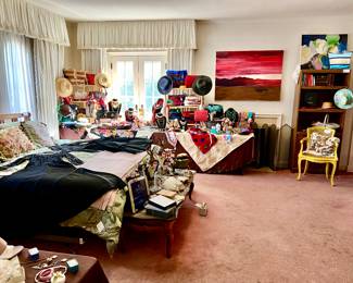 LARGE MASTER WITH DRESSING ROOM AND TONS OF CLOTHING!