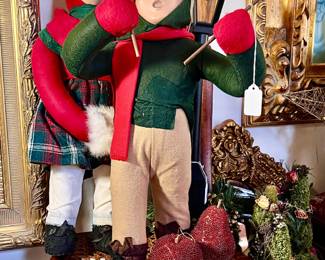 EXTRA LARGE SCARCE BYERS' CHOICE CAROLERS.