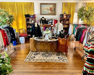 MASSIVE WOMEN'S BOUTIQUE SPANNING DECADES, VINTAGE AND MODERN! NAME BRANDS!