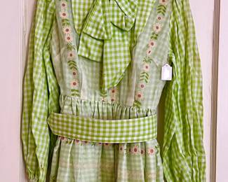 LOTS OF FANTASTIC VINTAGE CLOTHING!