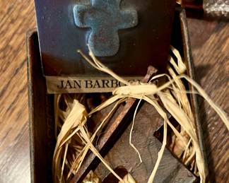 JAN BARBOGLIO CROSS BOX.