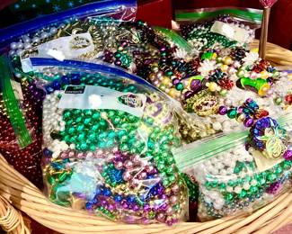LOADS OF MARDI GRAS NICER BEAD NECKLACES. STOCK UP!