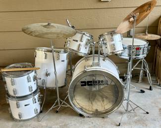 Complete drum set