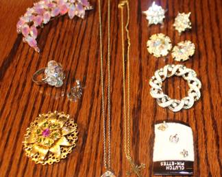 Broaches, Pendants on ChainsRing, Earrings