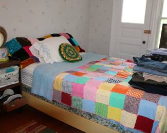 Bed, Quilt, Hats, Linens