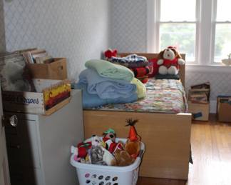 Twin Bed,Toys, Books, Blankets
