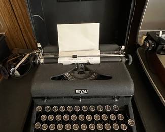 Vintage 1930’s Royal typewriter 
