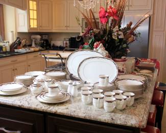 81 pcs. Noritake Palais Royal