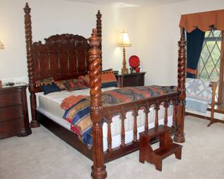 Broyhill Queen Bedroom Set (Queen Bed, Mattress Set, 2 Night Stands, Gentleman’s Armoire)