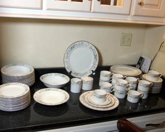 60 pcs. Faberware Wellesley