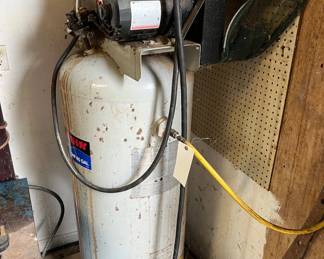 AIR HAWK 5HP 60 GAL AIR COMPRESSOR