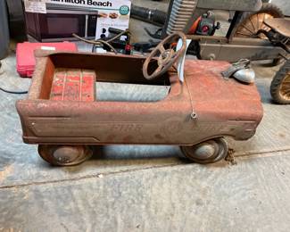 VINTAGE FIRE CHIEF PEDAL CAR