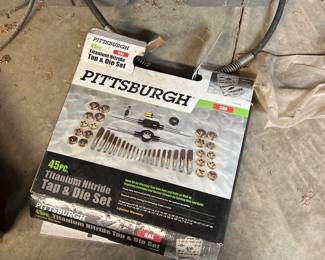 PITTSBURG TAP AND DIE SET