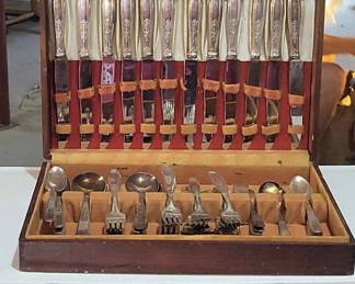 1847 Rogers Bros IS Flatware Set