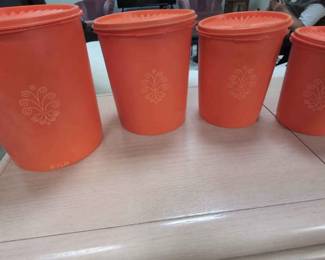 4 Piece Tupperware canister set