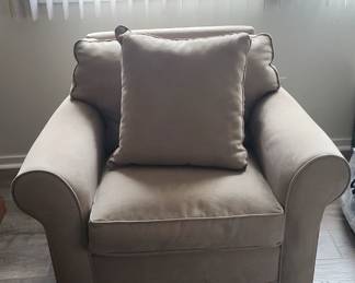 Alperts Furniture Plush Chair Matching Pillow