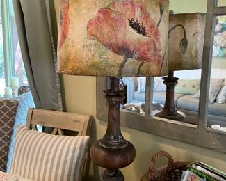 Lamp w/floral lampshade
