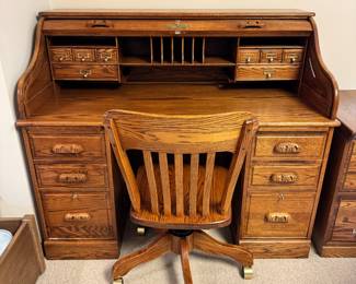 Vintage Winners Only oak roll top desk with locking key and chair