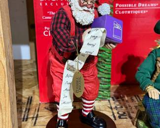 Nice selection of vintage ‘Possible Dreams - Clothtiques’ Santas, most with original boxes and metal tags
