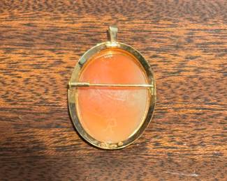Antique 14kt gold cameo pendant/brooch