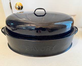 ca. 1950’s large enamel ‘Savory’ roaster in excellent vintage condition