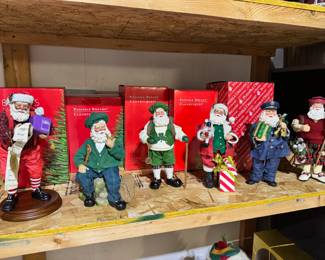Nice selection of vintage ‘Possible Dreams - Clothtiques’ Santas, most with original boxes and metal tags