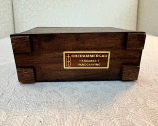 Incredible vintage miniature hand carved ‘Last Supper’ depiction and crucifix from Oberammergau 